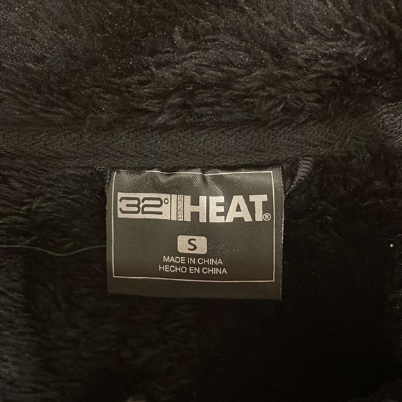 32 DEGREES HEAT BLACK PLUSH FUR JACKET. SIZE: Small - Picture 6 of 12